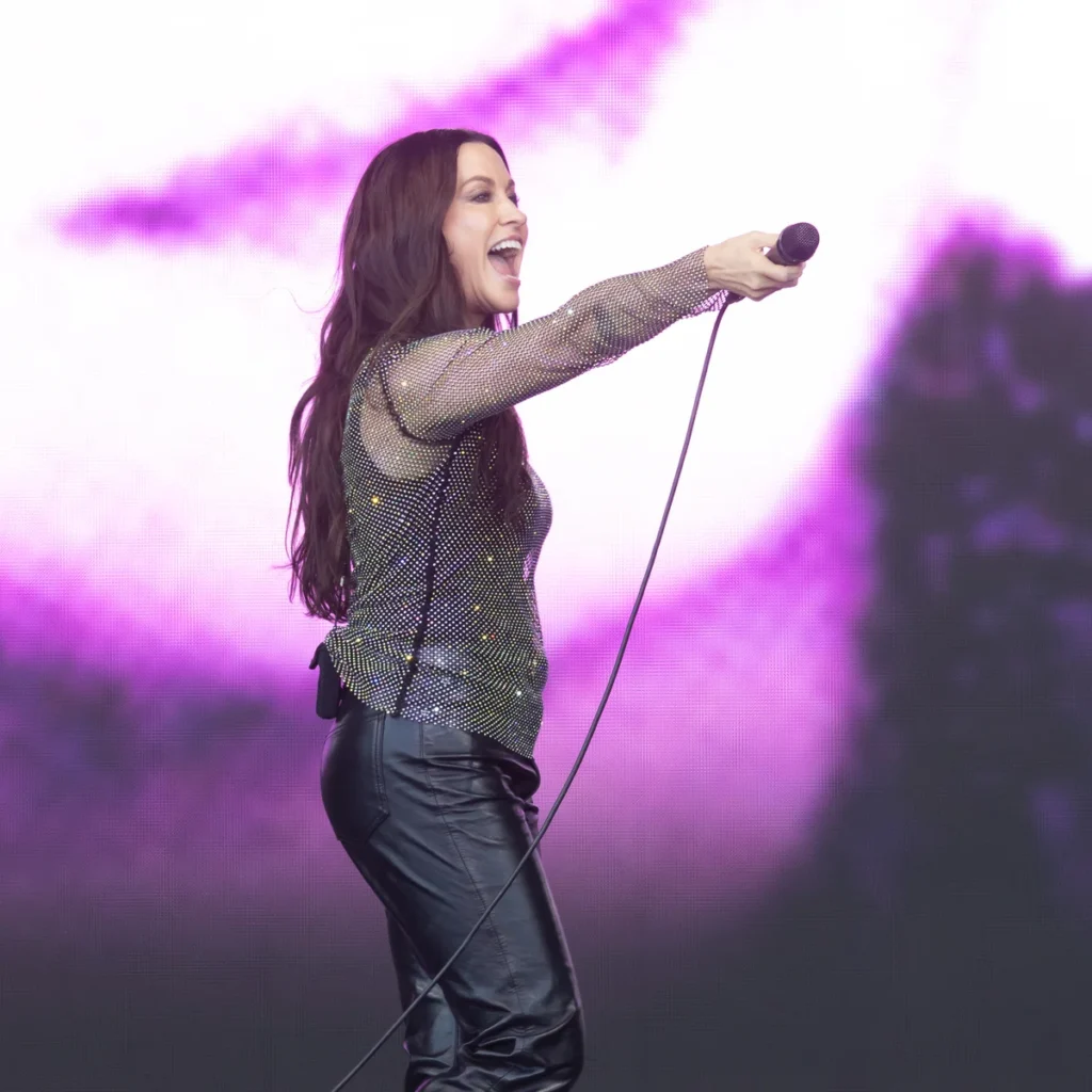 Alanis Morissette Height