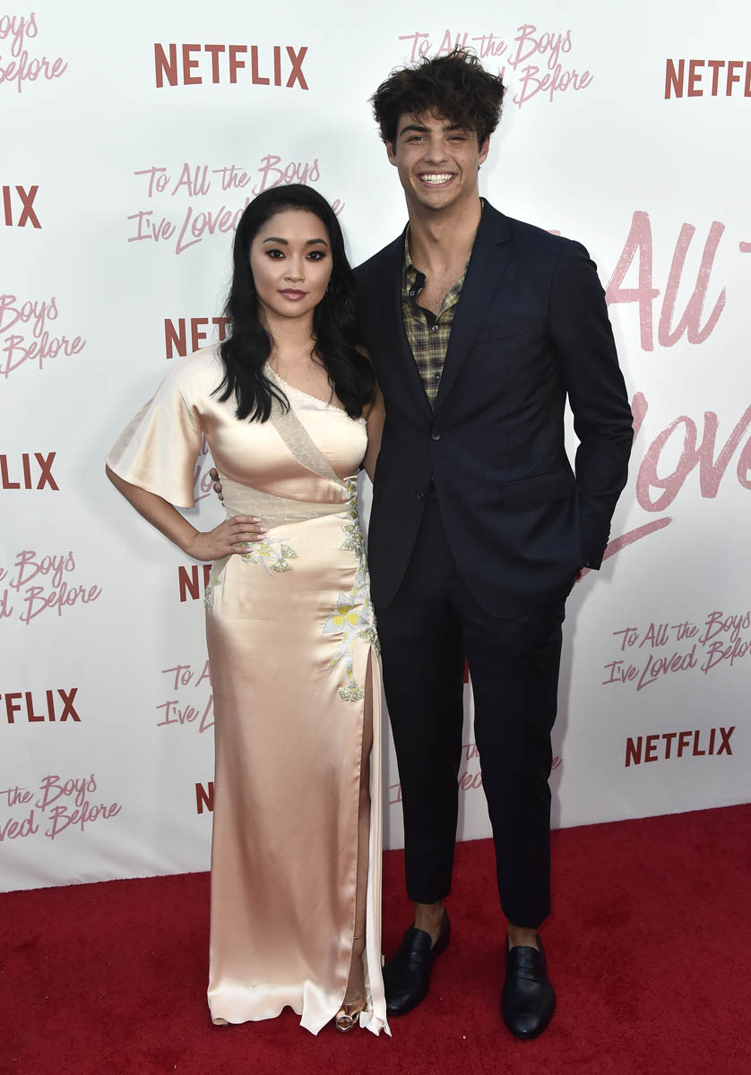 Noah Centineo and Lana Condor height compared red carpet image